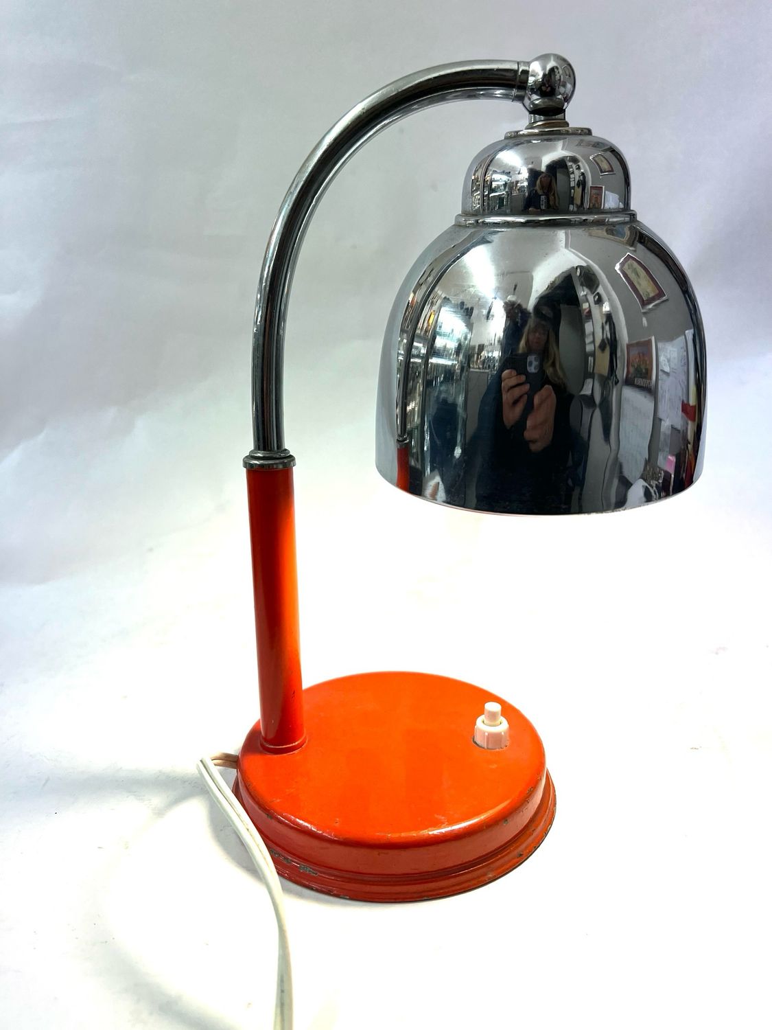 Kleine Art Deco Lampe Chrom Aluminium und rot ( muss neu verkabelt werden) 