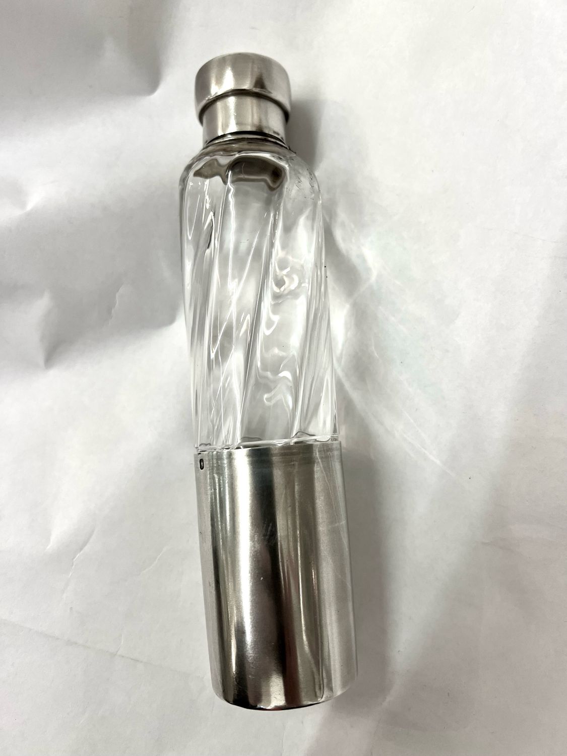 Flachmann Glas und Silber Flakon mit abnehmbarem Silber Becher um 1900 für unterwegs und auf Reisen geeignet , French silver and glass travelling flask with silver beaker