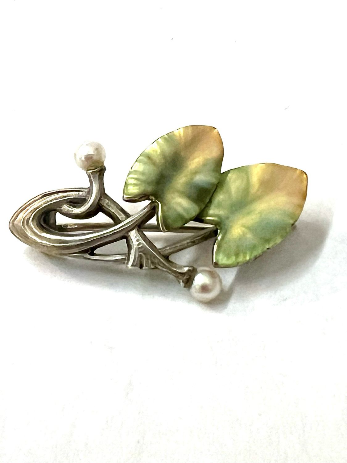 Brosche Jugendstil 800 Silber mit Emaille und Perlen um 1900 Deutschland mit Künstler Signatur 