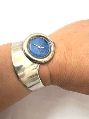 Armbanduhr Armreif 835 Silber Schweiz 1960‘er Jahre asymmetrische Form , Blaues Zifferblatt“ Cupillard Rième“ mit mechanischem Uhrwerk 