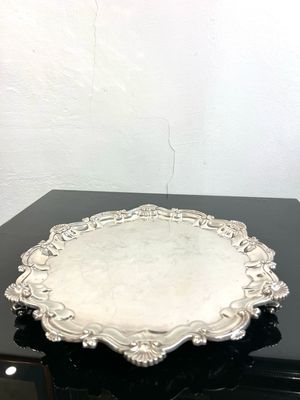 Large Tray centrepiece with Nautilus feet with shell decoration silver plated EPNS around 1900 England , with coat of arms