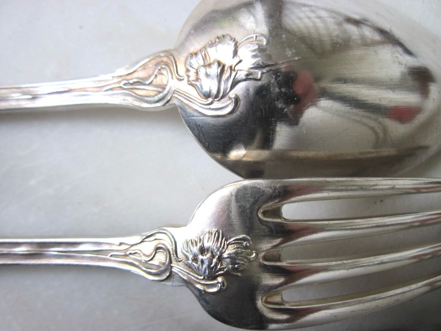 Jugendstil versilbertes Besteck `BOULENGER´ 18 Teile für 6 Personen , silver plated cutlery art nouveau 18 pieces for 6 people Iris floral design