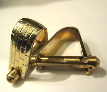 Paar vergoldete Manschettenknöpfe um 1950 Frankreich Dreieck Form, pair of stylish gold plated triangle cufflings fifties