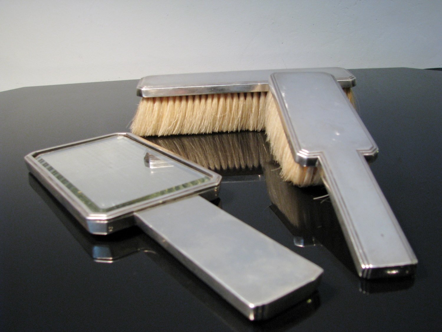 `Tétard Frères´ Designer, 950 Silver Art Deco 1925 France, leading french silversmith silver brush set hand mirror clothes hair brush