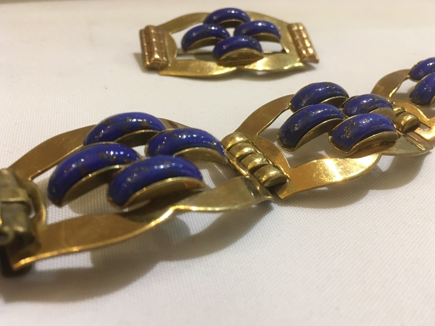 Modeschmuck Art Deco Armband mit passender Brosche um 1930 vergoldet blaues Glas, fashion jewellery bracelet matching brooch gilt blue glass