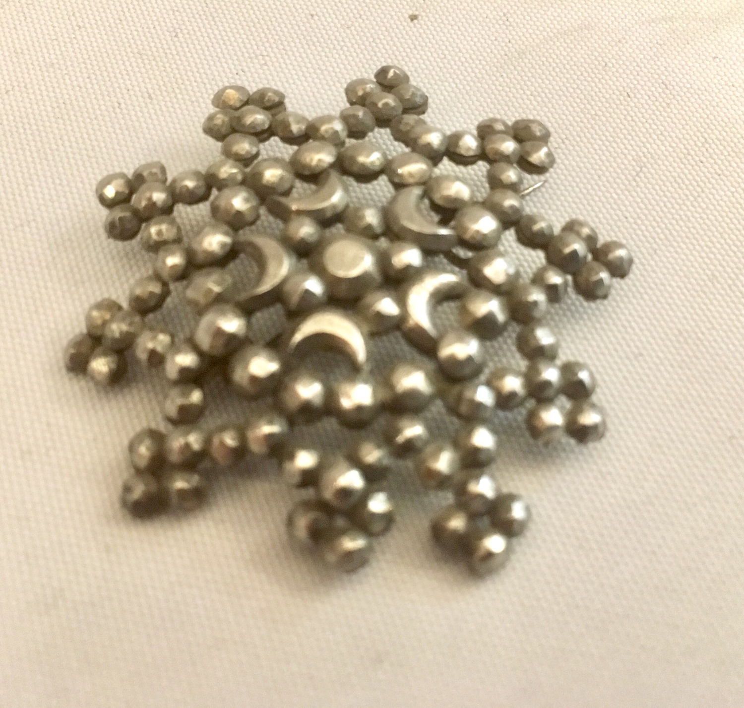 Antike alte Brosche geschliffener Stahl Frankreich um 1800, antique georgian cut steel brooch France
