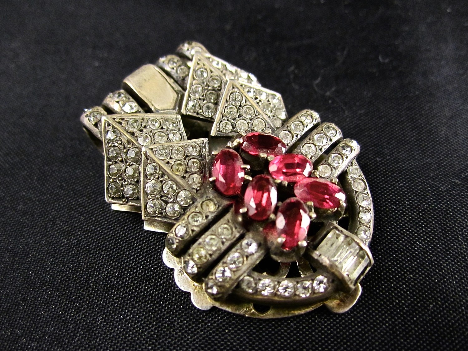 Art Deco Silber Kleider Klipp aus Silber mit Strass um 1925, very stylish high quality twenties silver and paste dress clip
