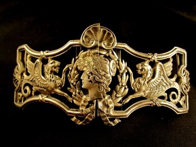Gürtelschliesse Silber um 1900  Neoklassizismus, German signed belt buckle silver gilt with griffon and art nouveau ladies head neo-classical