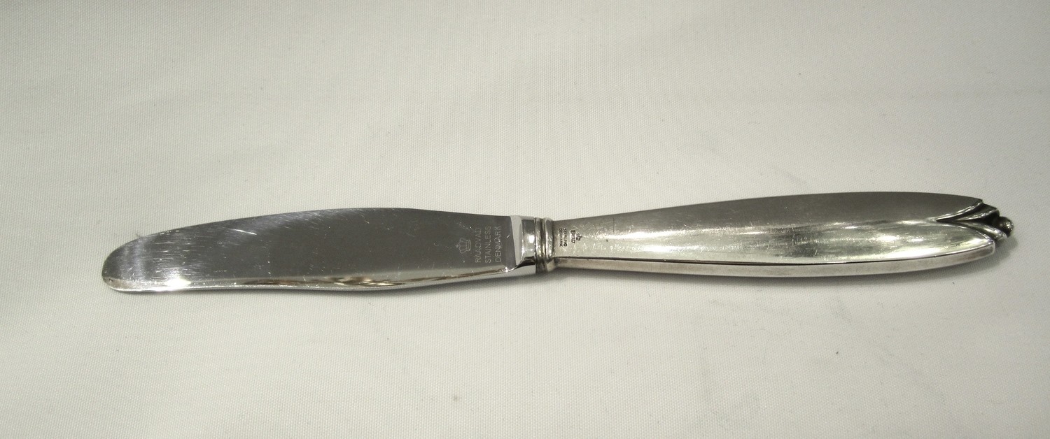Tafel Messer 12 Stück Silber Dänemark `Peter Hertz´um 1935, 12 matching Art Deco signed dinner knives danish silver