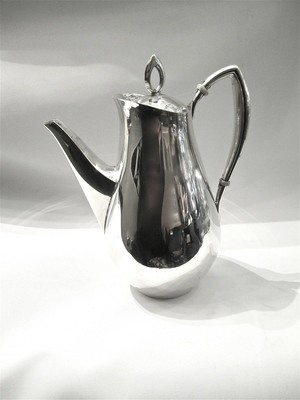 Coffee pot, mocca pot solid silver Spain around 1960, bulbous shape, midcentury typical of its time 