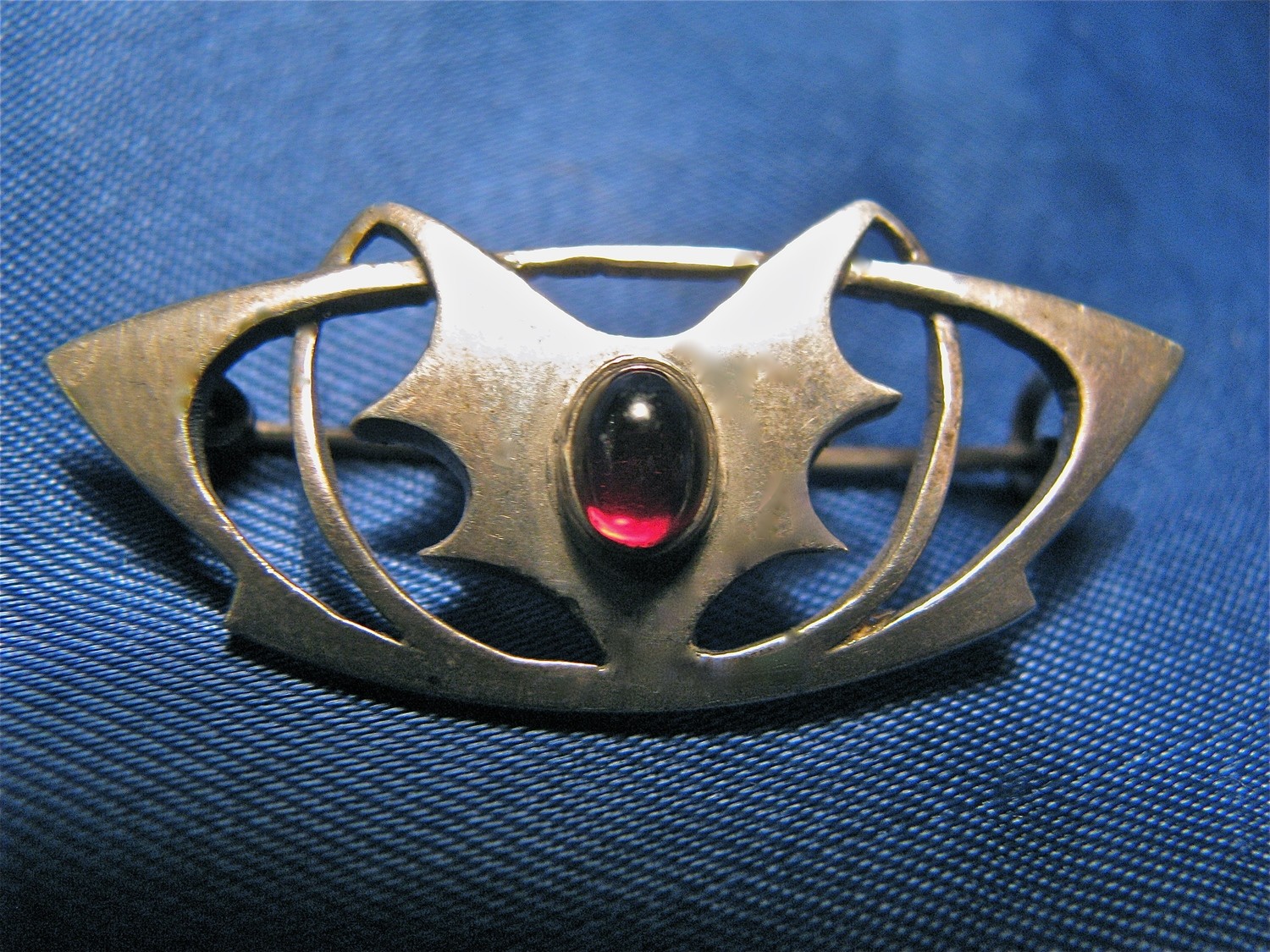 Brosche Silber Jugendstil Granat Cabochon deutsch um 1905
