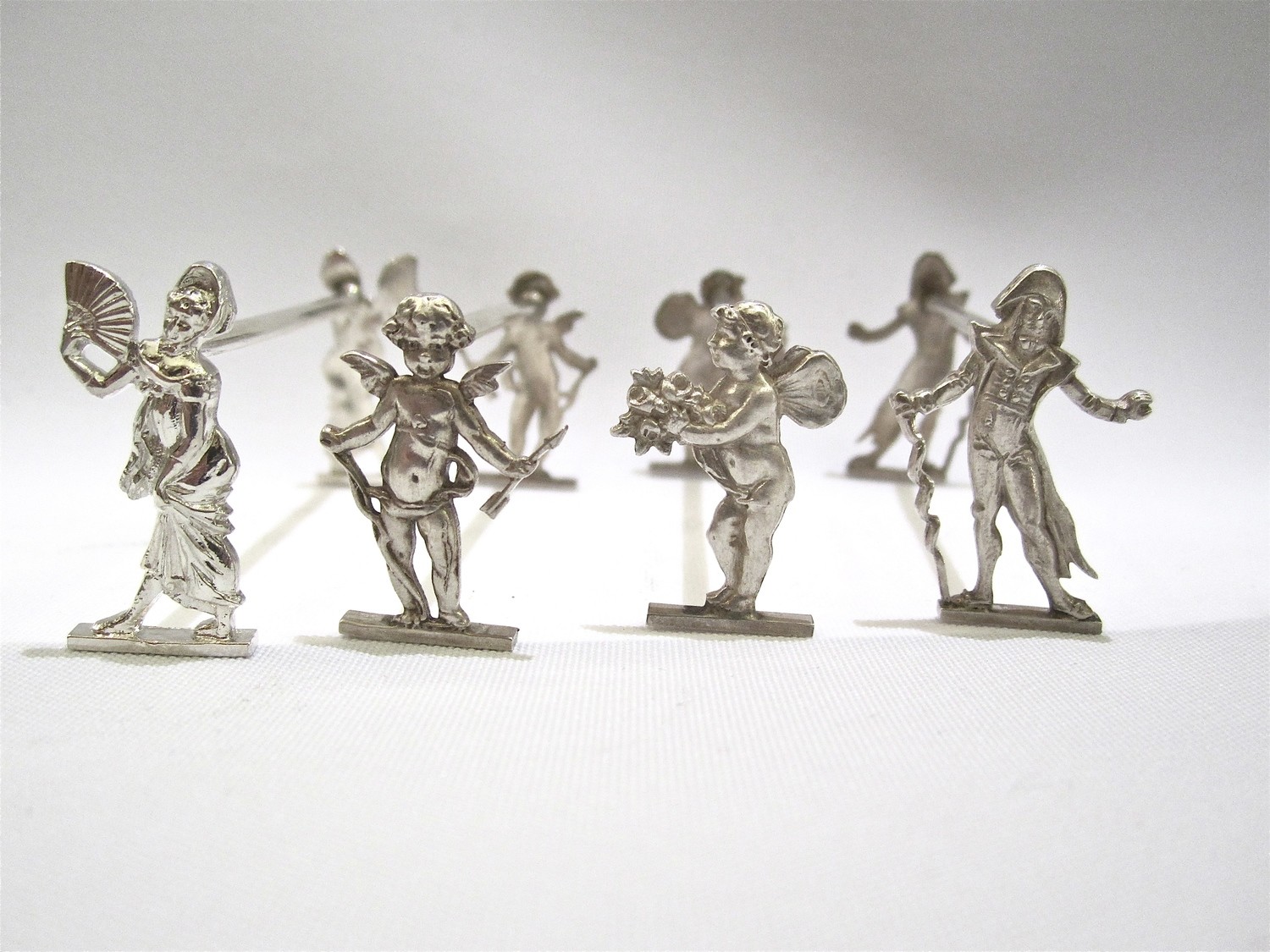 1 figürliche massive Silber Messerbank von 8 , Frankreich, Armorette, Engel, Harlequin, Dame mit Fächer, silver knife rests
