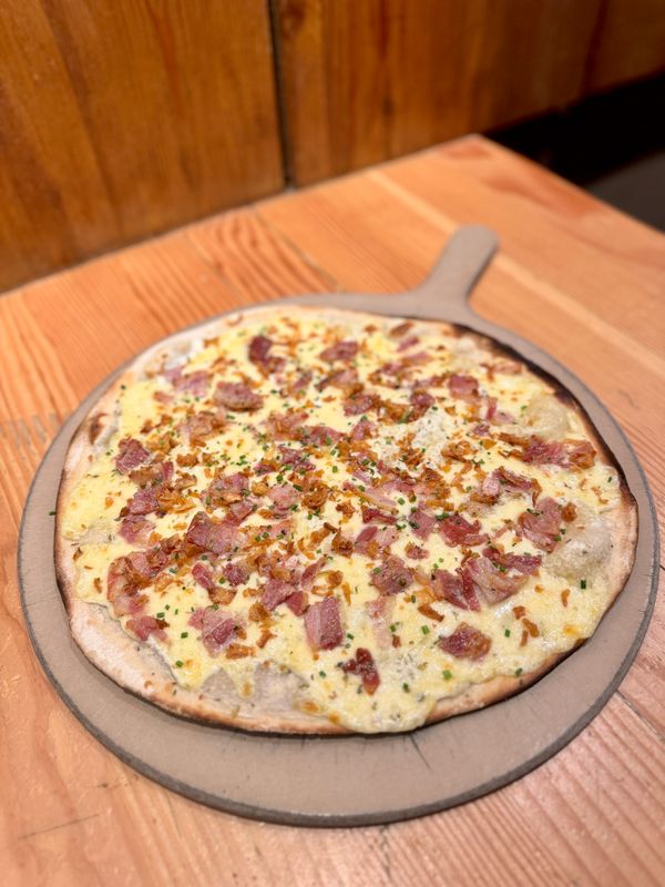 Bier Halle Flammkuchen Pizza