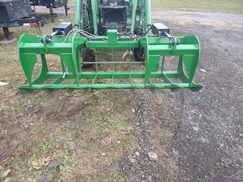 JOHN DEERE GRAPPLE BUCKET 72"