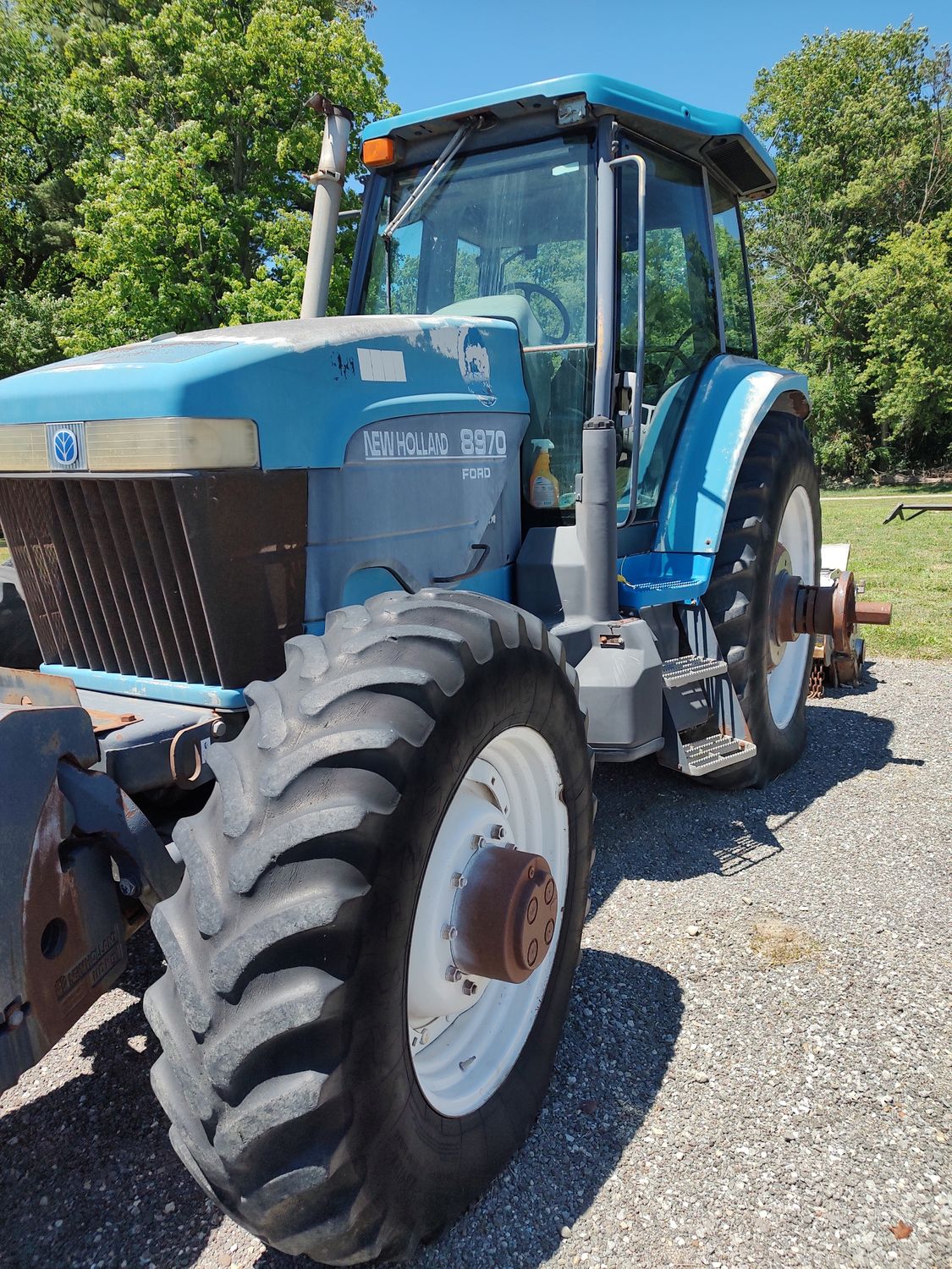 NEW HOLLAND 8970 TRACTOR W/ CAB 4X4