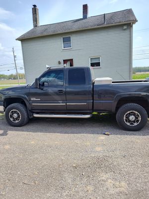 2004 2500 EXT. CAB SHORTBED 4X4 DURAMAX AUTO