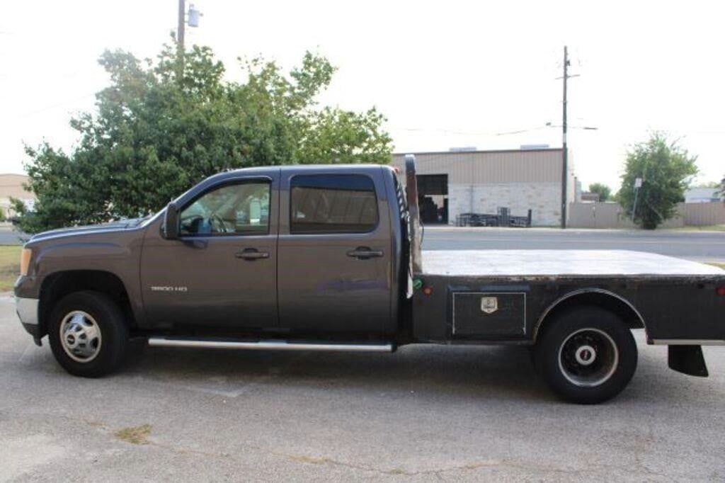 2011 GMC 3500 Crew Cab Duramax 4X4 Dually w/ Allison Auto