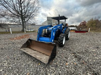 2005 New Holland TN55 4x4 Tractor w/ Loader