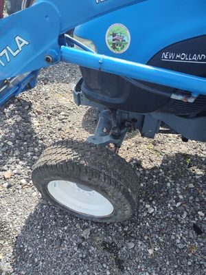 2001 New Holland TC45 4x4 Tractor w/ Loader (45 hp)