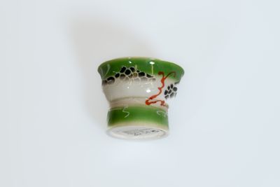 Tasse à sake avec image homme-femme à l&#39;interieur