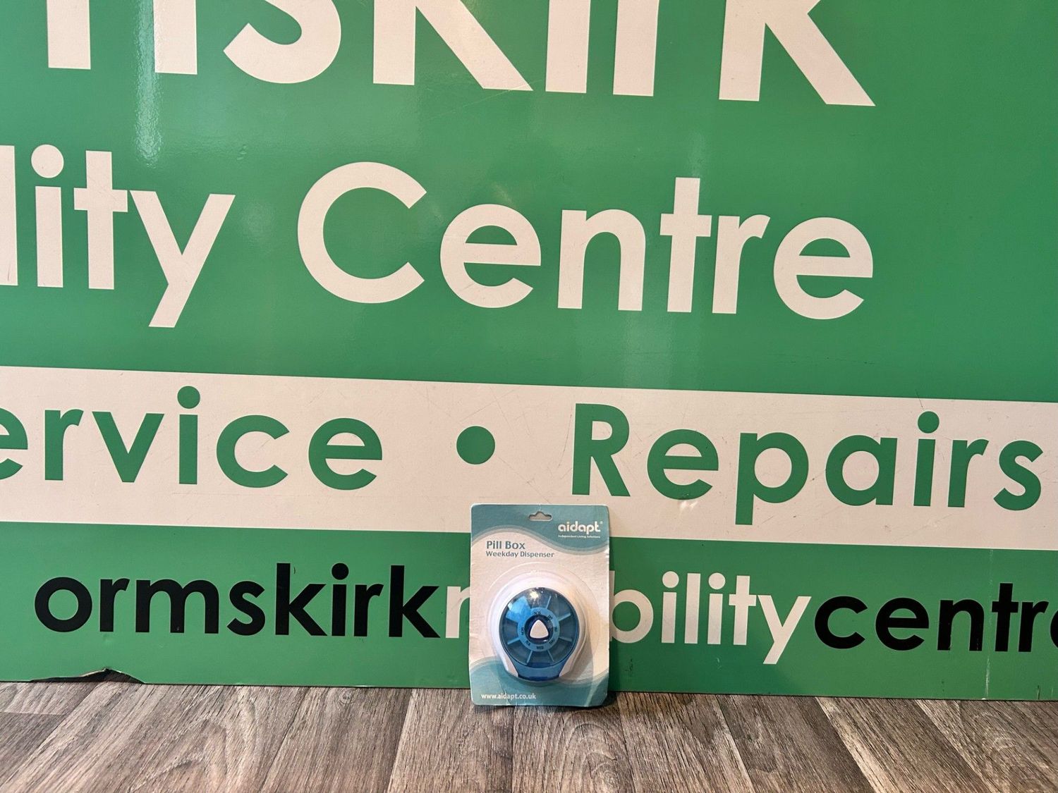 Compact Weekday Pill Dispenser