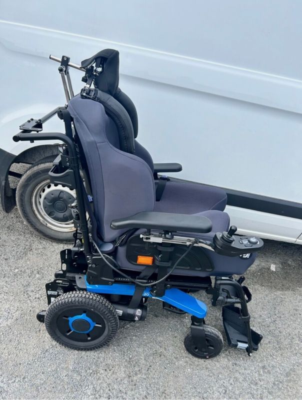 AVIVA RX20 power wheelchair *EXCELLENT* condition