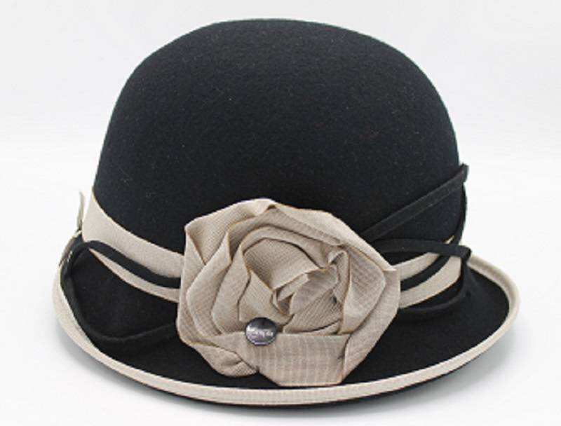 Black & Beige Chapeau