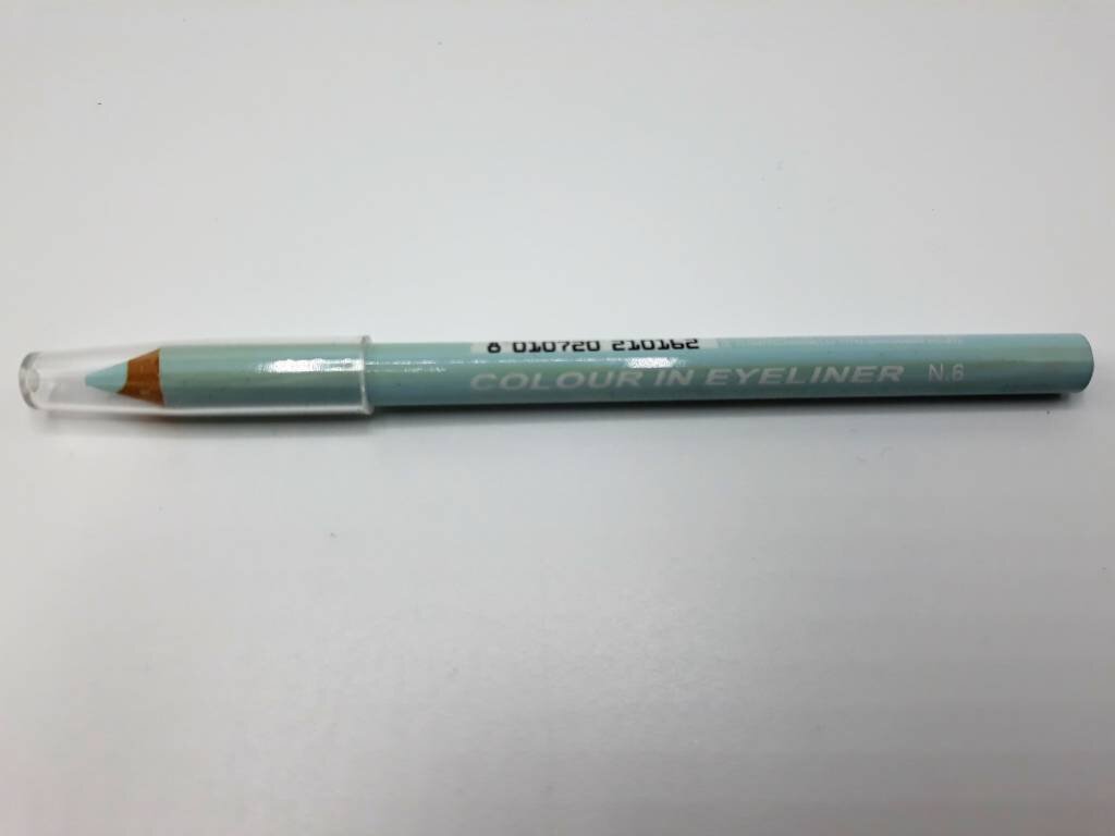 Eyeliner light blue