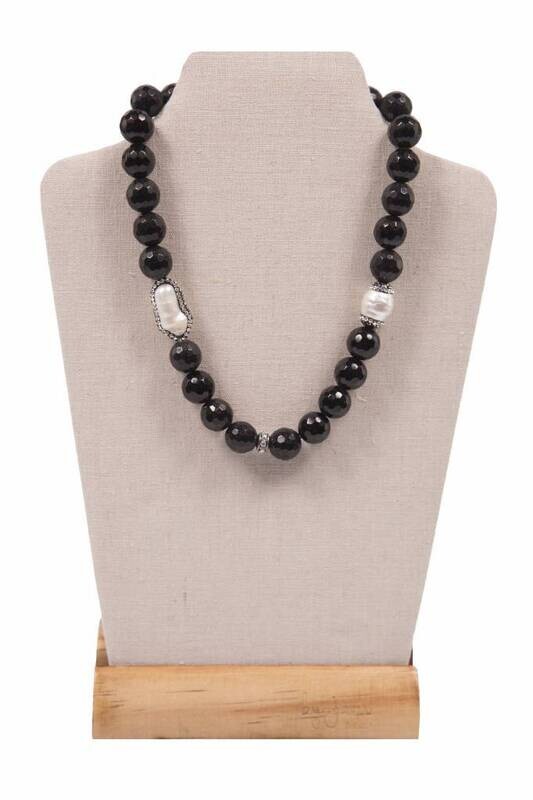 Black pearl necklace