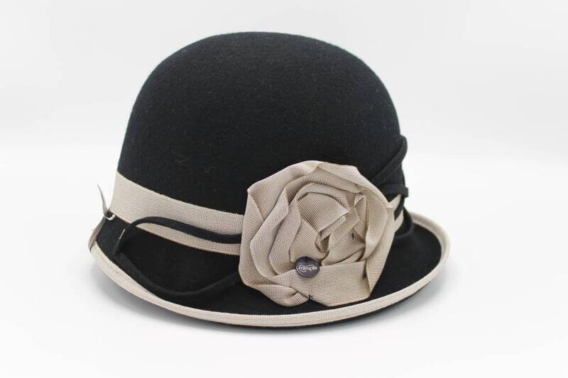 Black & Beige Hoed
