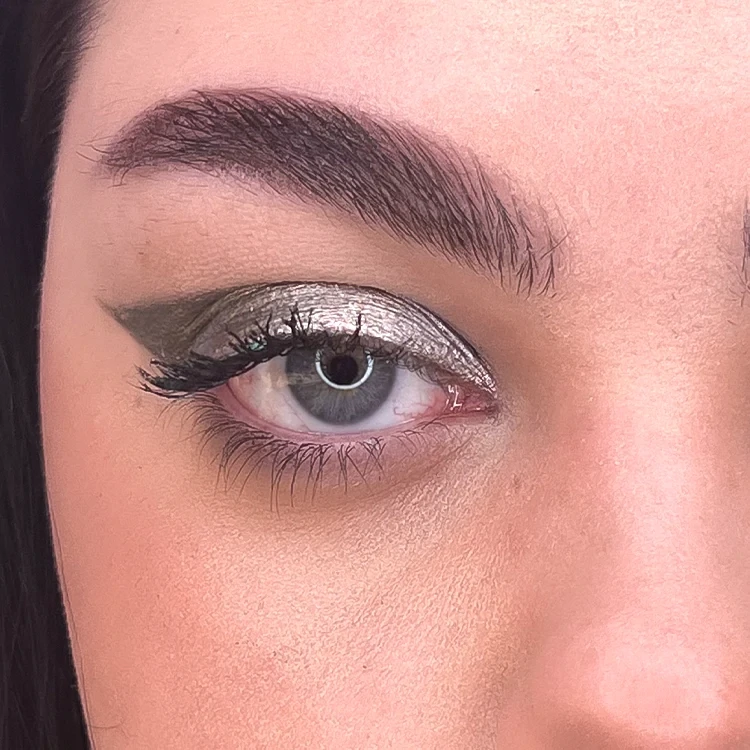 RARITY TRICHROME LIQUID EYESHADOW N° 8 Musgravite - Layla Cosmetics