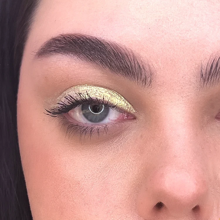 RARITY TRICHROME LIQUID EYESHADOW N°2 Adularia - Layla Cosmetics