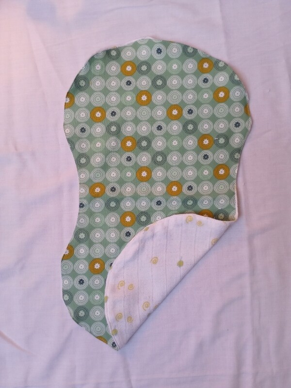 set met slab, snoetenpoetser en spuugdoekje groen/ oker