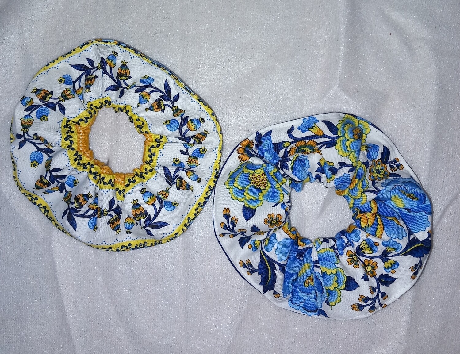 scrunchie blauw en geel