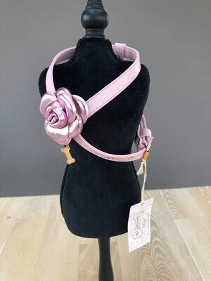 Rose harness pink