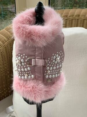 white pearl harness pink with pink fur
