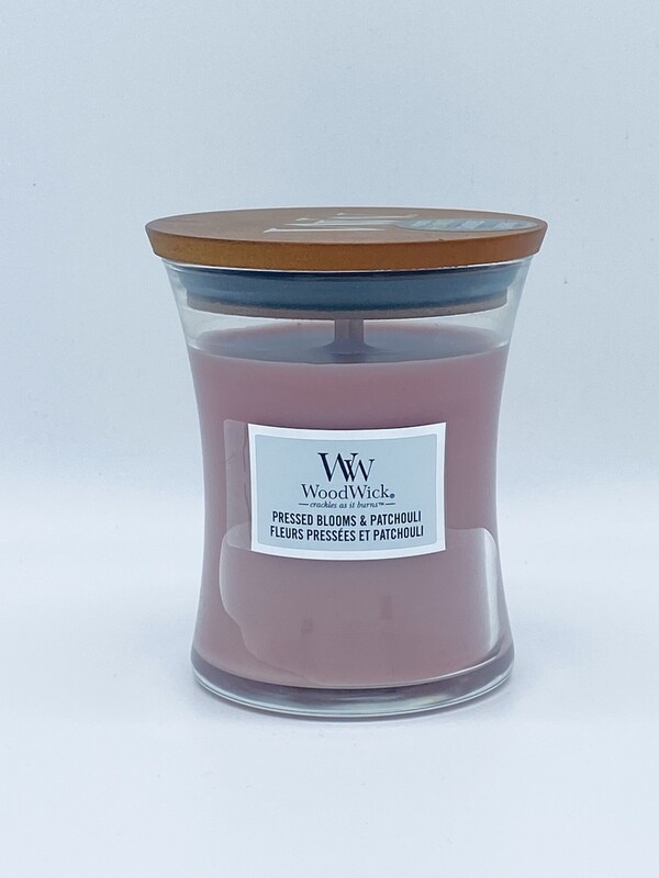 Woodwick medium pressed blooms and patchouli