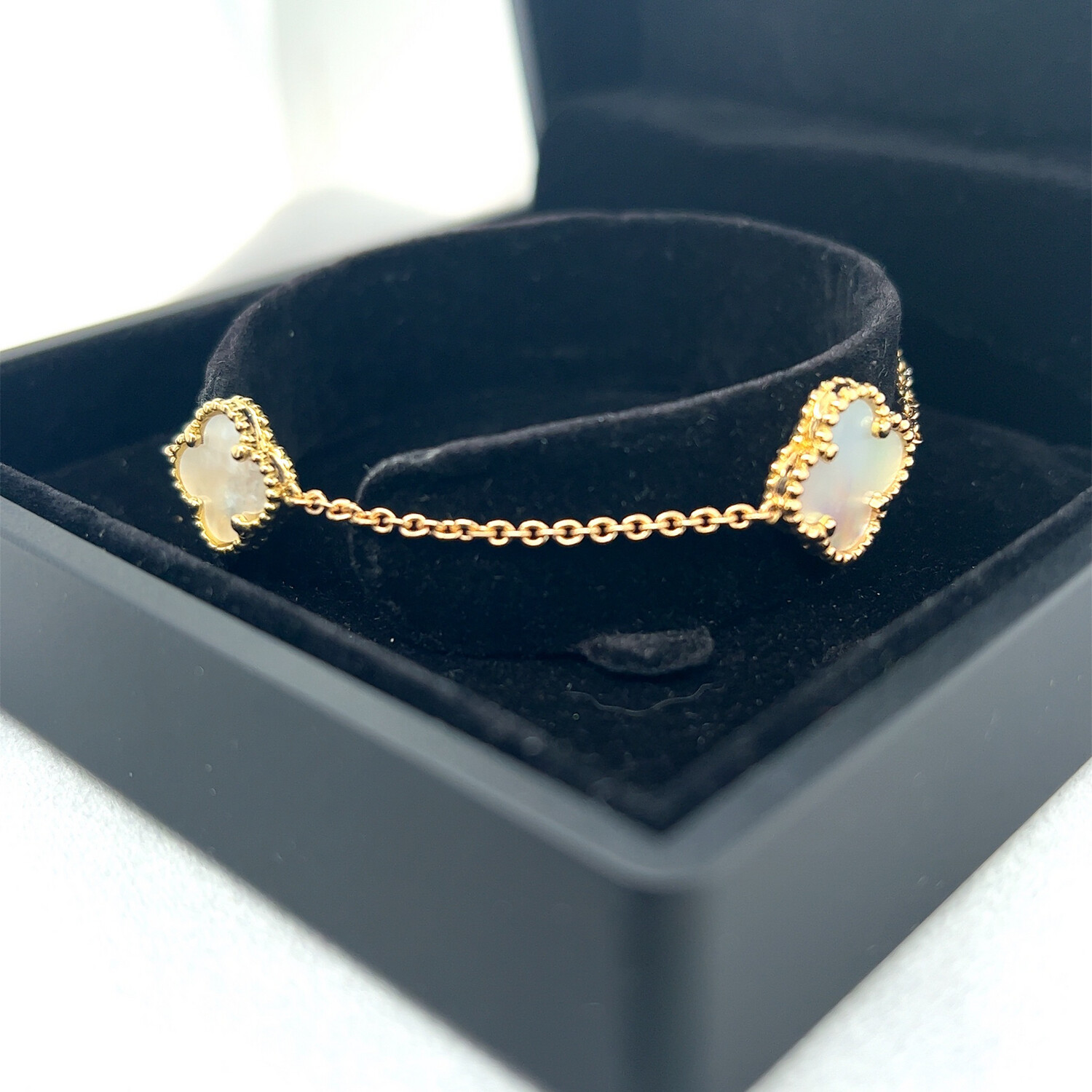 Armband met parelmoer
