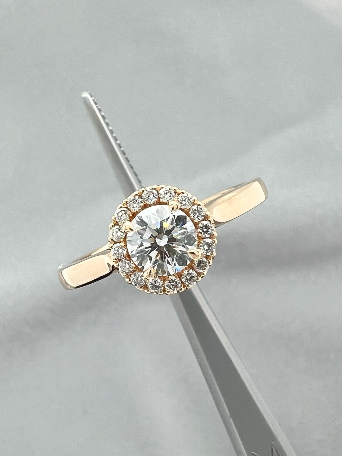 Solitair Halo 0.50CT + 0.10CT