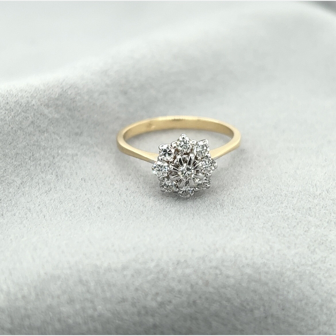 Vintage Flower Solitair 0.40CT