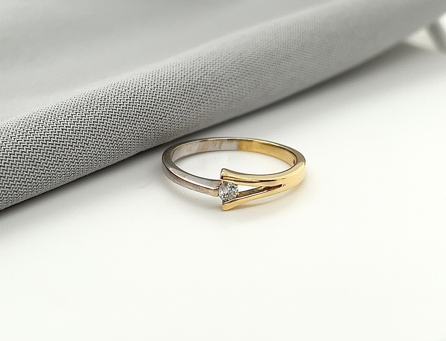 Bicolor Ring 0.07CT