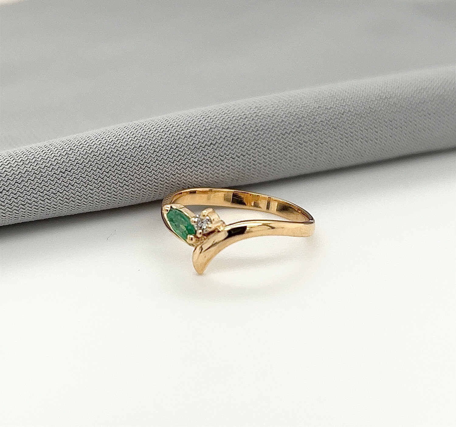 Ring met Smaragd en Diamant