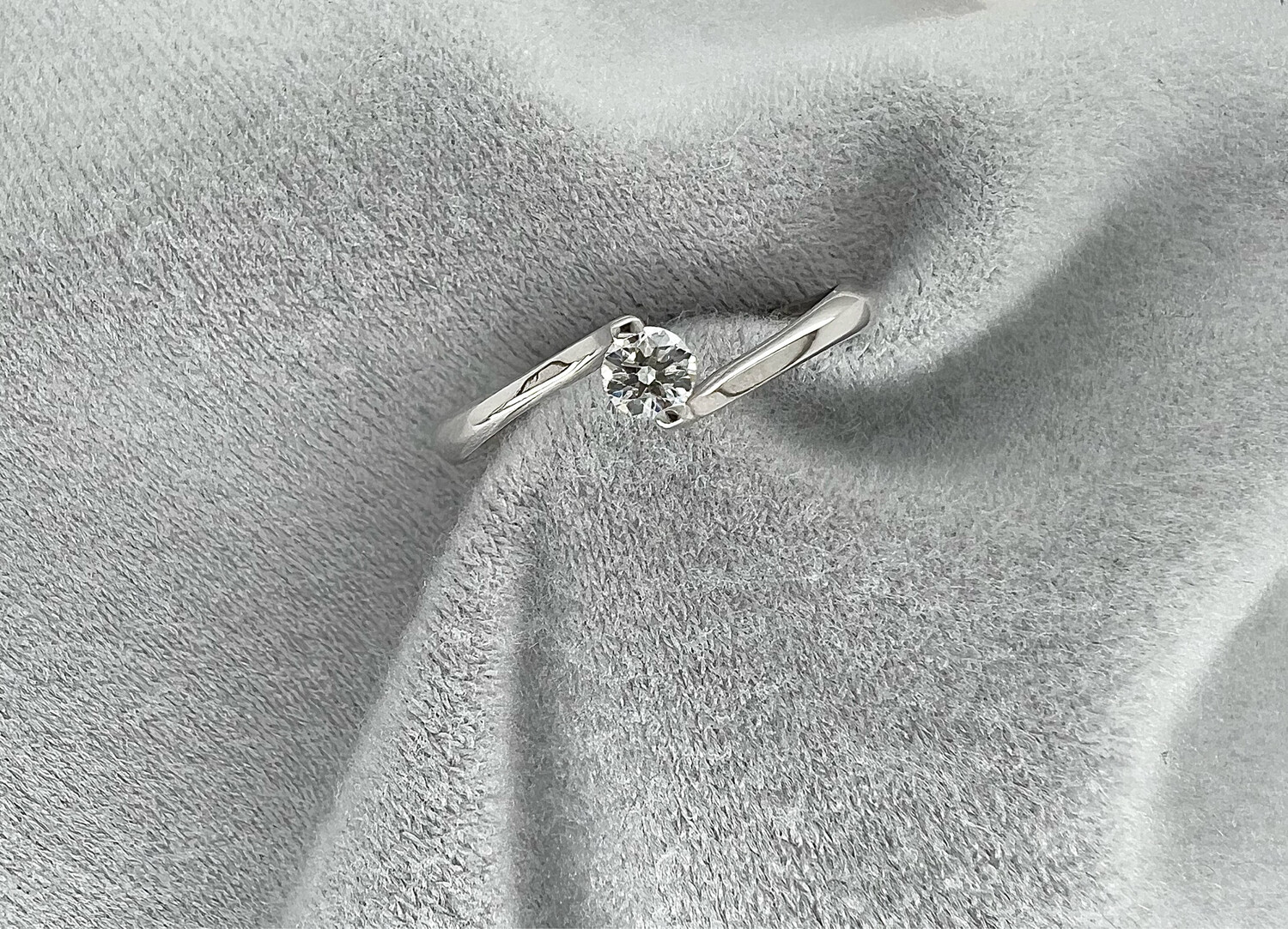 Solitair Twist 0.15CT