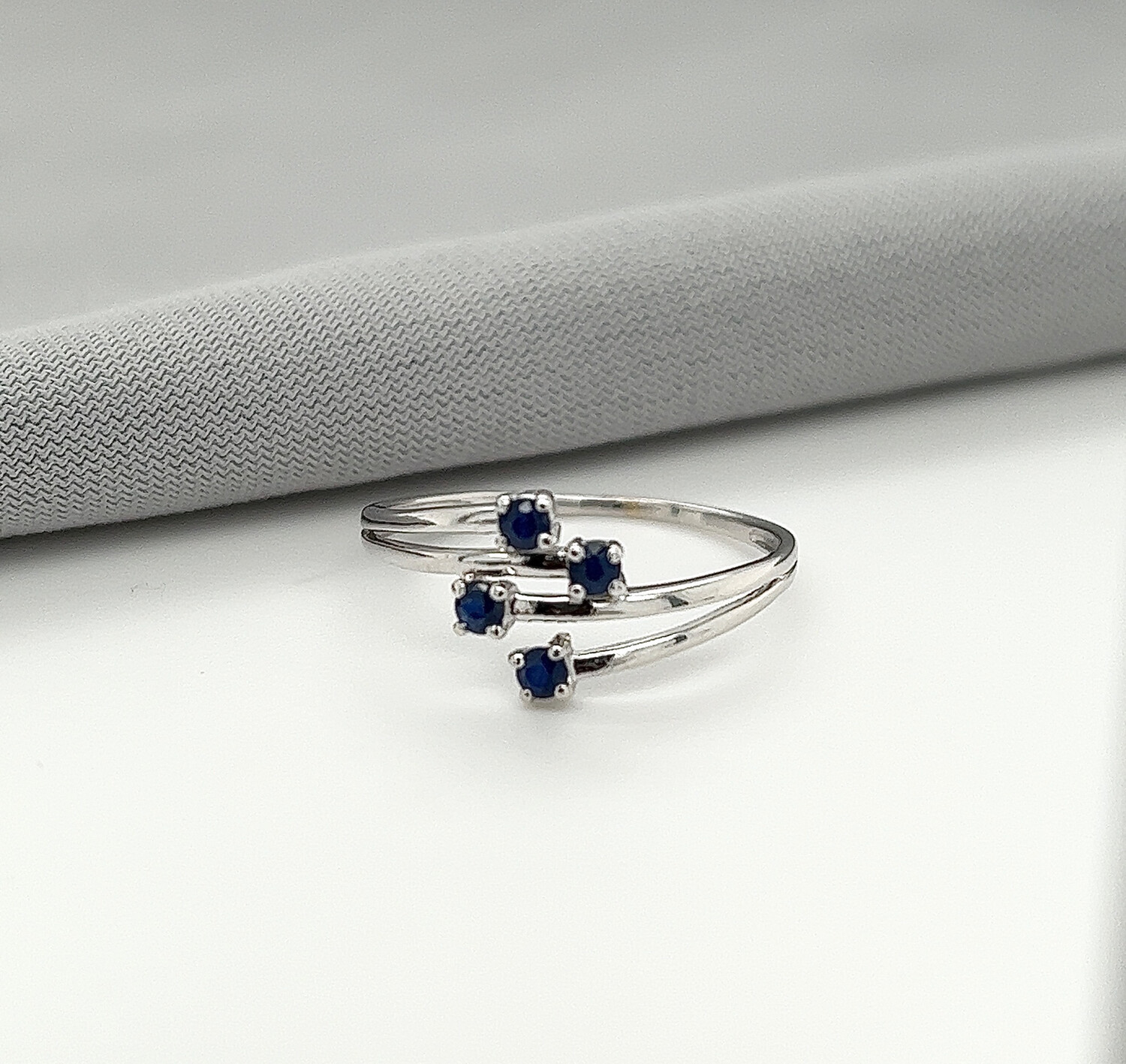 Ring Met Saffieren