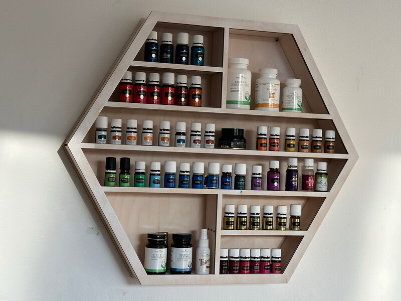 Esențial oil’s rack 