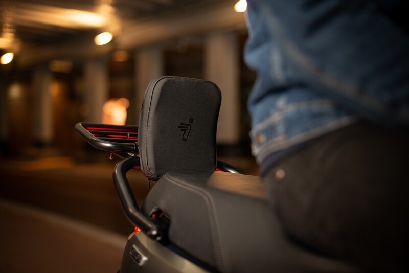 Segway E110S Achterklapdrager zwart met zwart kussen