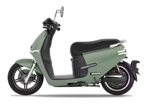 EK1 Pea Green Shiny
