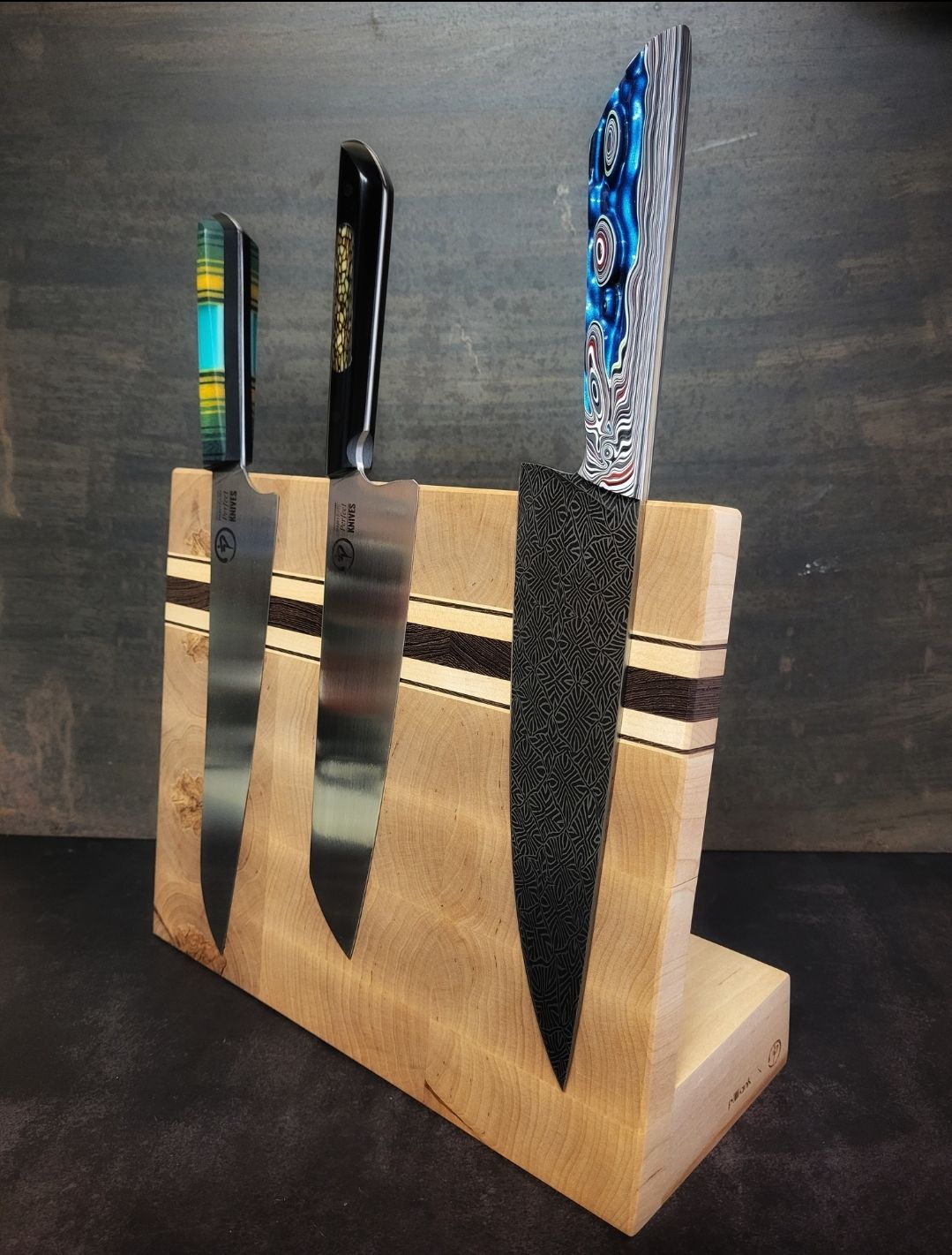 Plllank countertop magnet