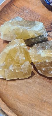Honey Calcite large clusters