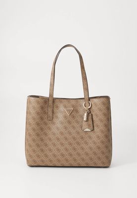 GUESS Shopper Meridian Latte Logo GUESS Shopper Meridian Latte Logo